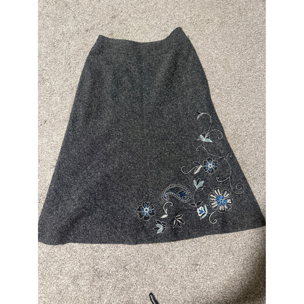 New York & Company Gray Embroidered A-Line Midi Skirt Floral Paisley Size 2